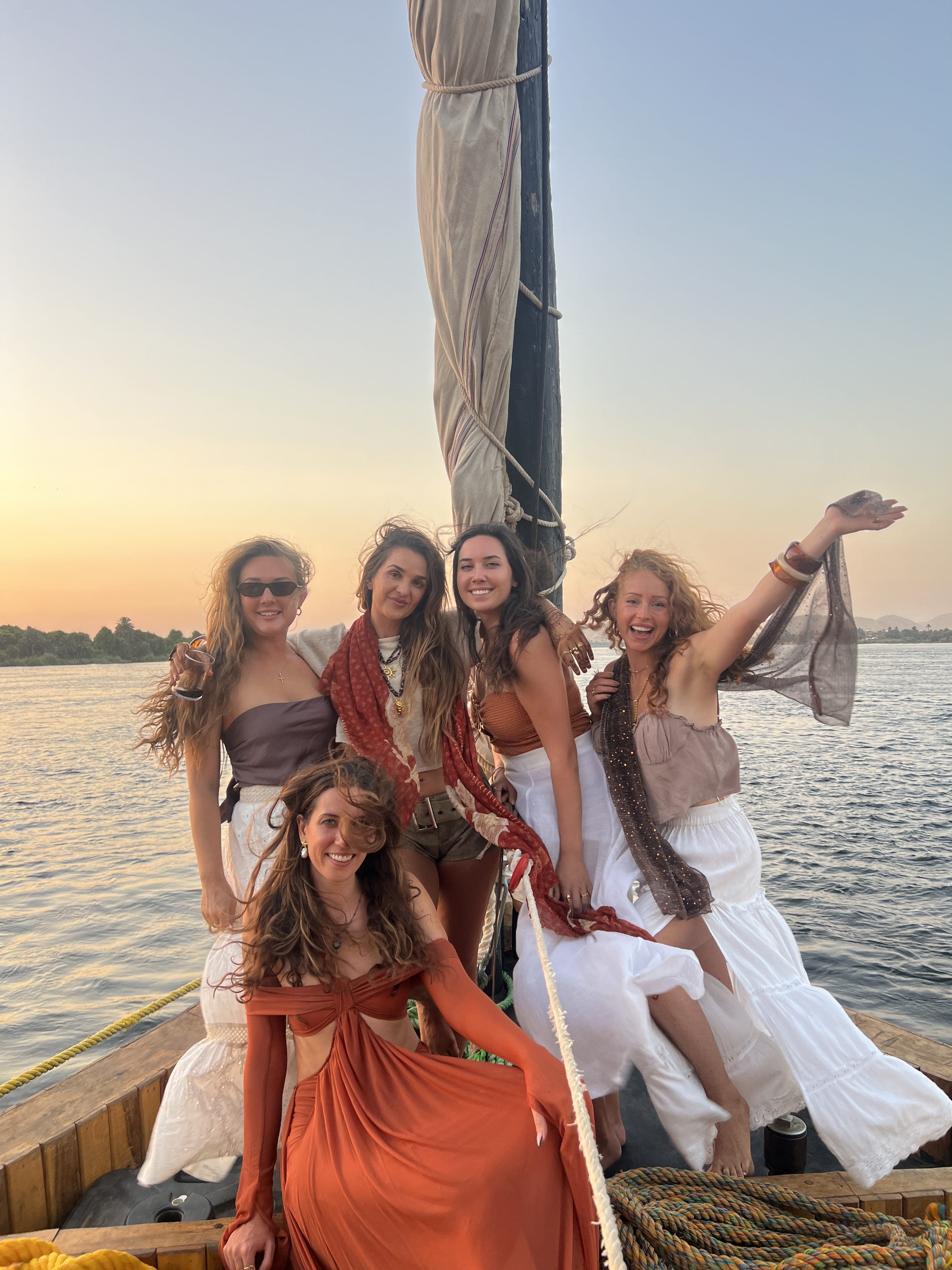 4 Nights-5 Days Nile Dahabiya including Tours from Aswan to Luxor